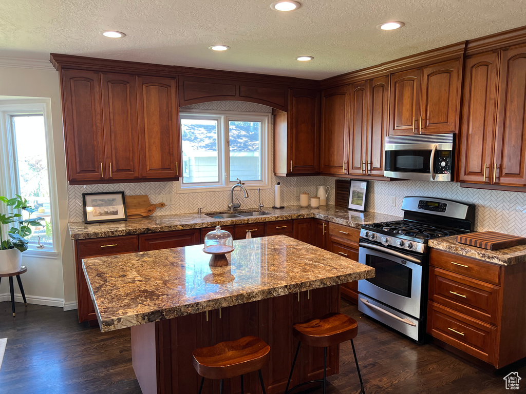 2487 E WILLOW HILLS DR Sandy, UT 84093