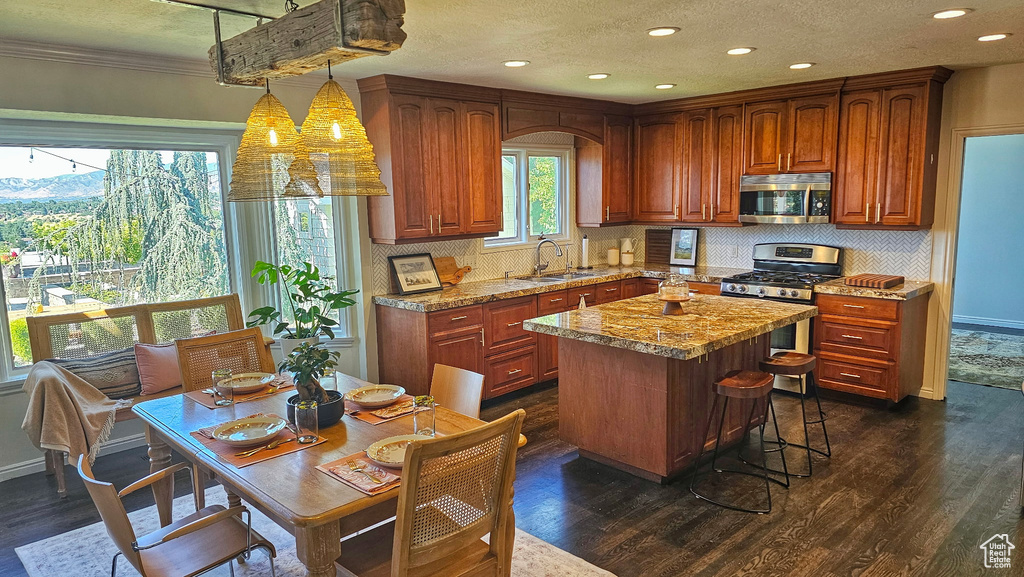 2487 E WILLOW HILLS DR Sandy, UT 84093