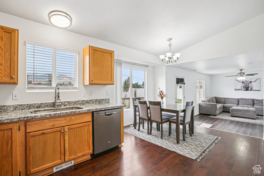 468 E LINDY WAY Tooele, UT 84074