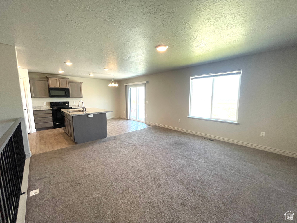 228 W 2370 N Tooele, UT 84074