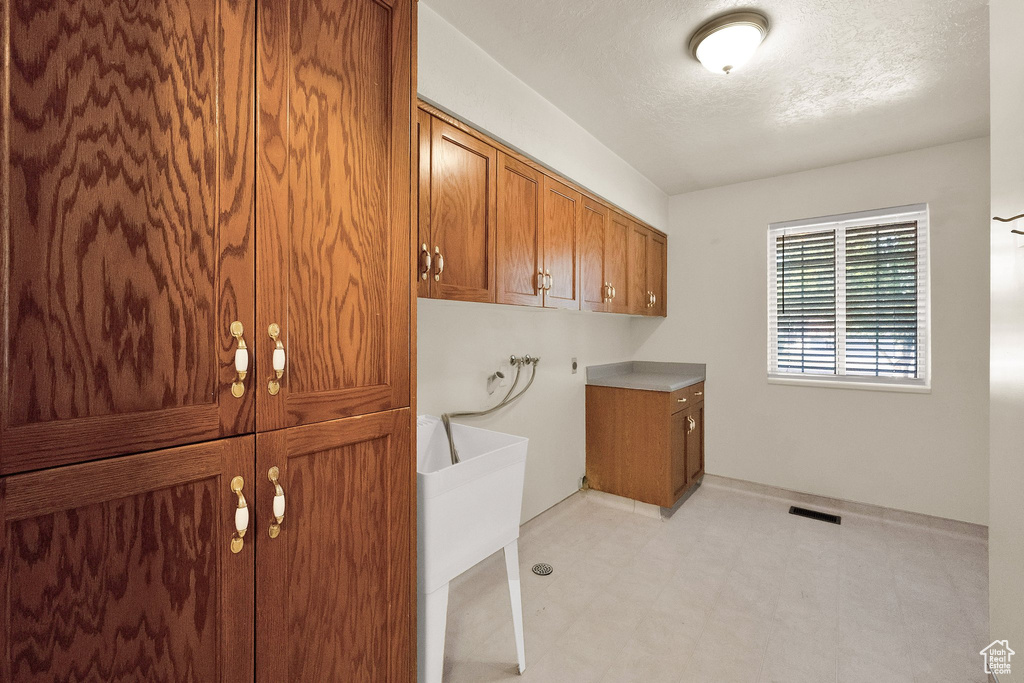 1153 W COUNTRY PARK CV South Jordan, UT 84095