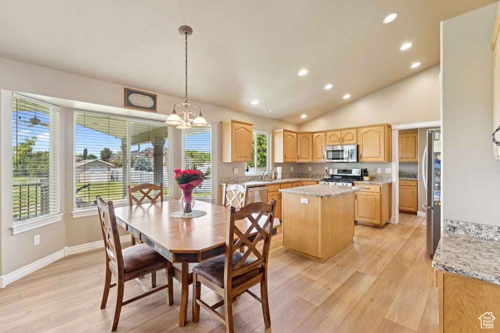 868 W BRANDON DR Kaysville, UT 84037