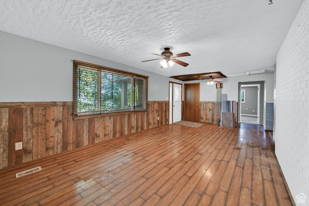 5577 W 4000 S Hooper, UT 84315