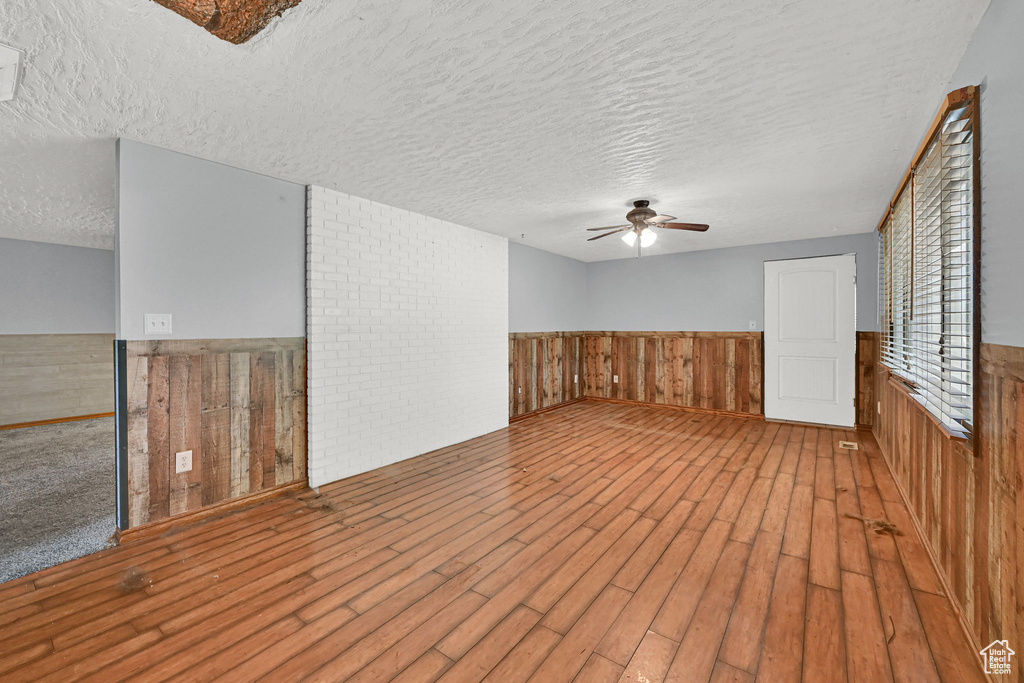 5577 W 4000 S Hooper, UT 84315