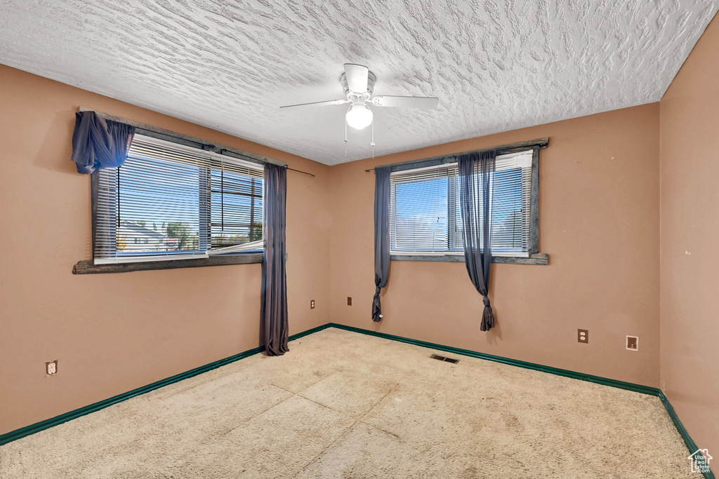 5577 W 4000 S Hooper, UT 84315