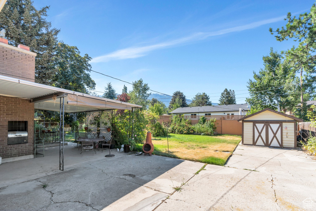 2446 E CREEK RD Sandy, UT 84093