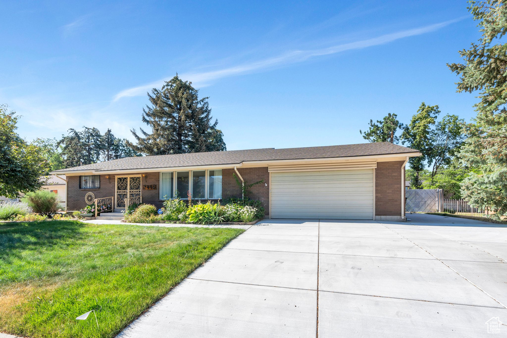 2446 E CREEK RD Sandy, UT 84093