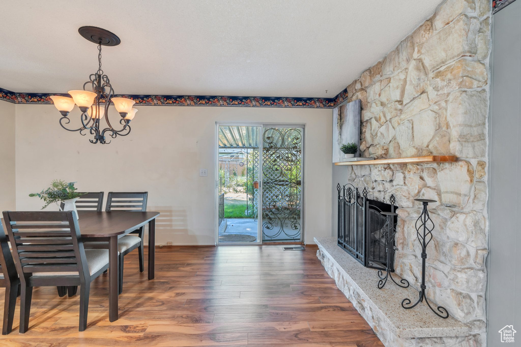2446 E CREEK RD Sandy, UT 84093