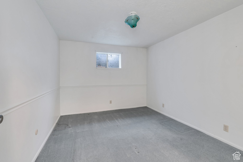 2446 E CREEK RD Sandy, UT 84093
