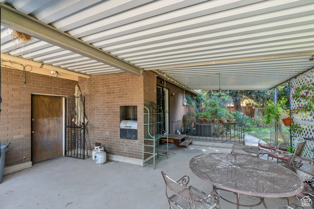 2446 E CREEK RD Sandy, UT 84093