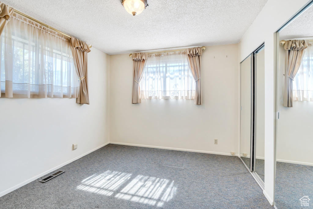 2446 E CREEK RD Sandy, UT 84093