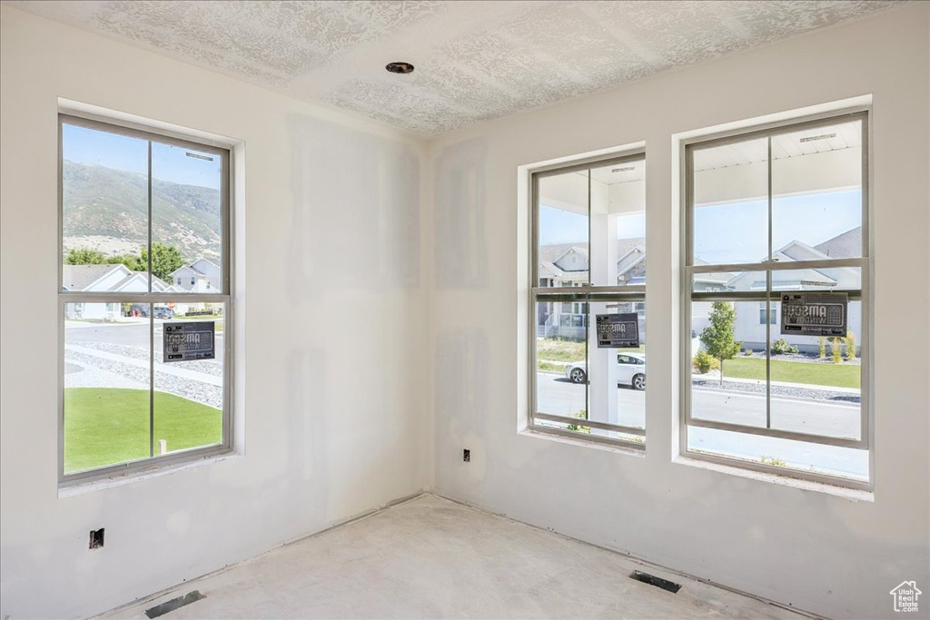 592 W KENNARD LN #212 Farmington, UT 84025
