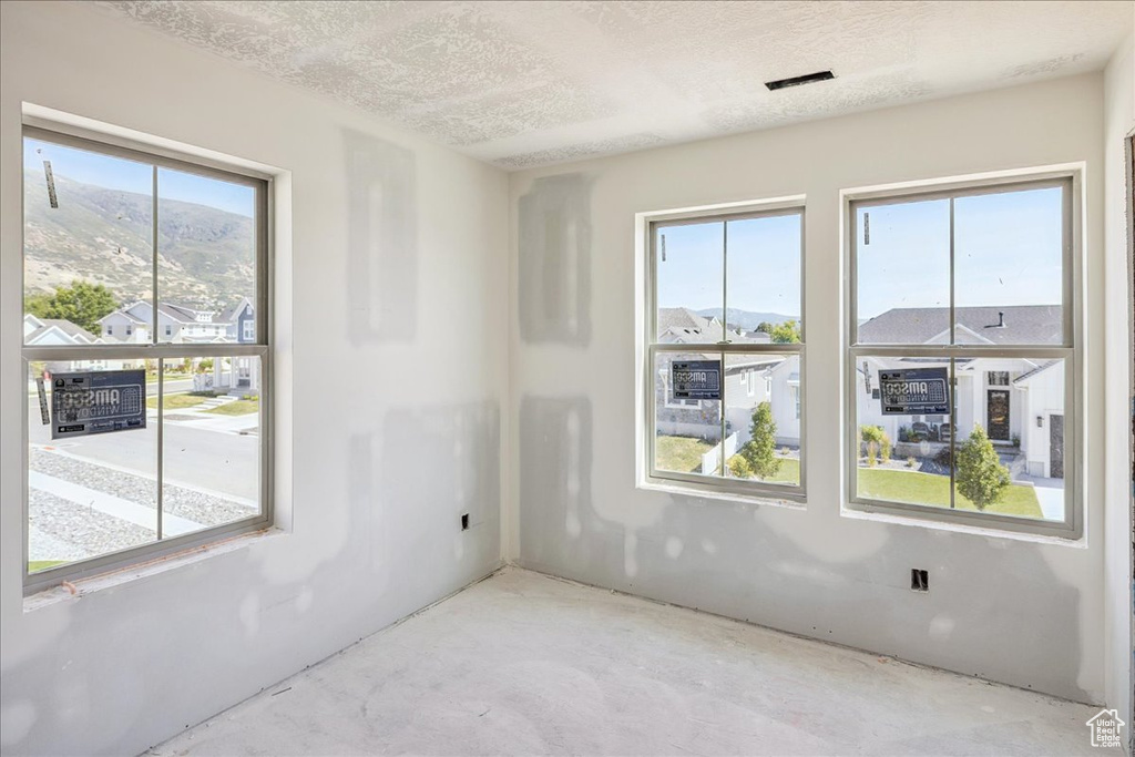 592 W KENNARD LN #212 Farmington, UT 84025