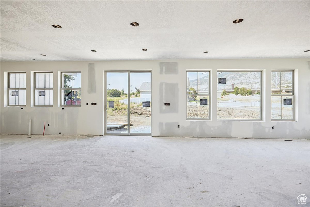 592 W KENNARD LN #212 Farmington, UT 84025