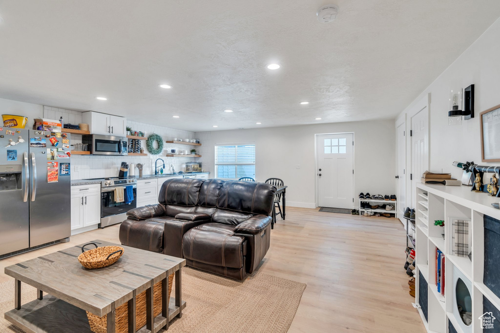 7194 N CLEAR MEADOW WAY Eagle Mountain, UT 84005