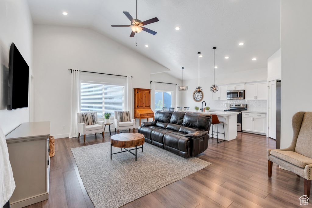 7194 N CLEAR MEADOW WAY Eagle Mountain, UT 84005