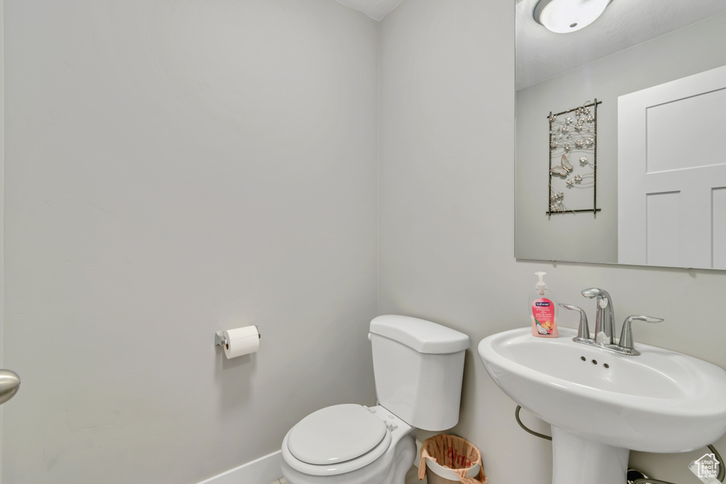 7162 S BEAMON ST West Jordan, UT 84084