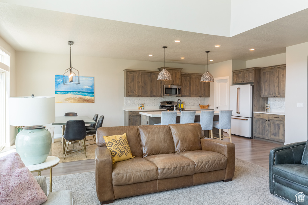 69 W 2200 S Kaysville, UT 84037