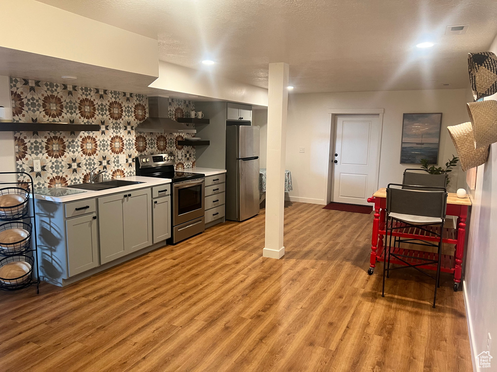 69 W 2200 S Kaysville, UT 84037