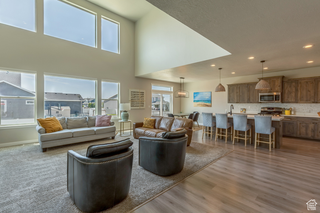 69 W 2200 S Kaysville, UT 84037