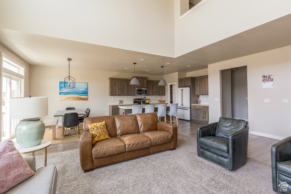 69 W 2200 S Kaysville, UT 84037