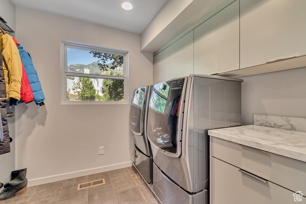 22 S SUNWOOD LN Sandy, UT 84092