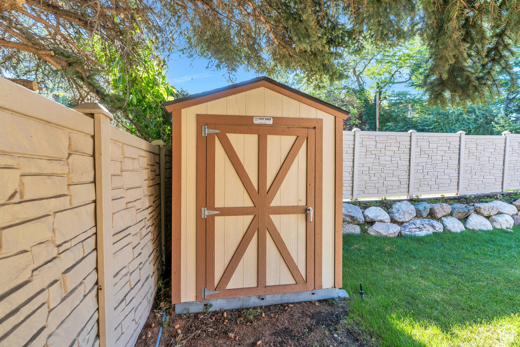 421 S 1400 E Fruit Heights, UT 84037