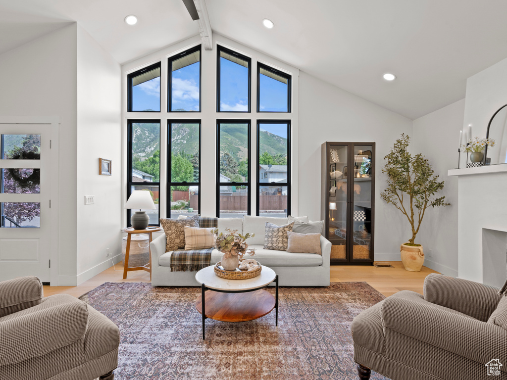 7238 S REINDEER DR Salt Lake City, UT 84121