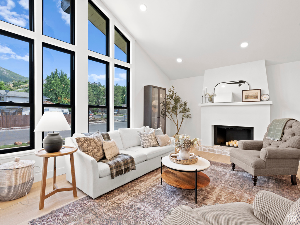 7238 S REINDEER DR Salt Lake City, UT 84121