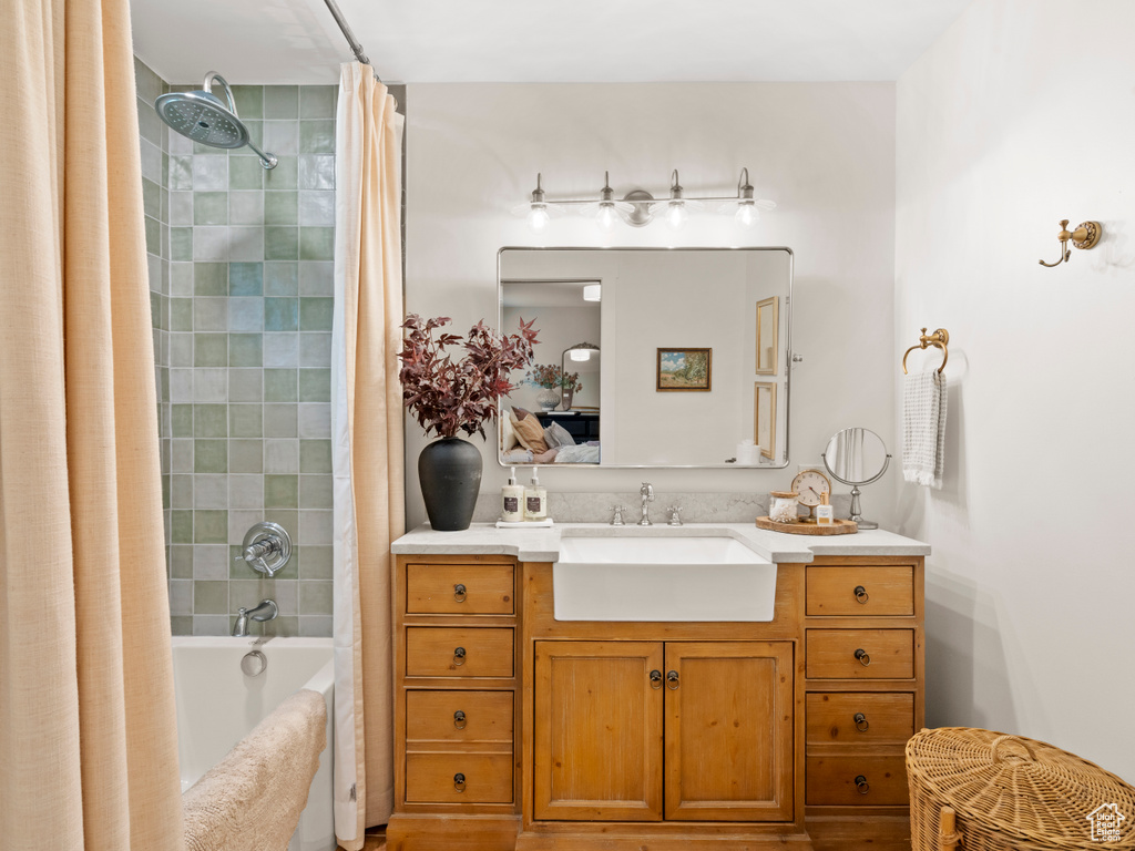 7238 S REINDEER DR Salt Lake City, UT 84121