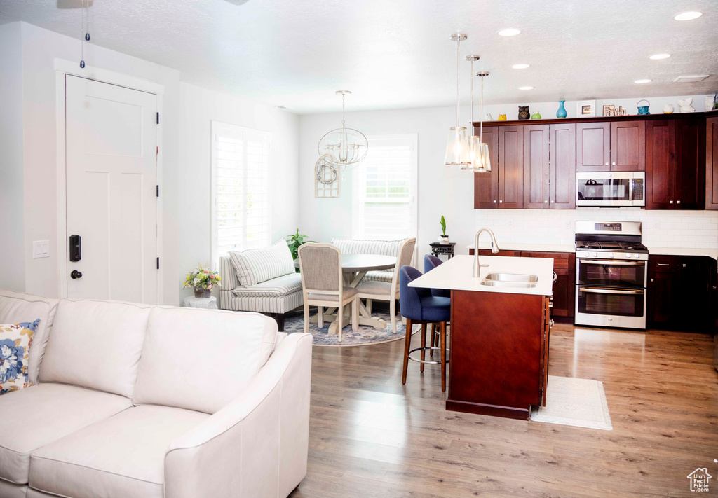 6122 W LAKE AVE South Jordan, UT 84009