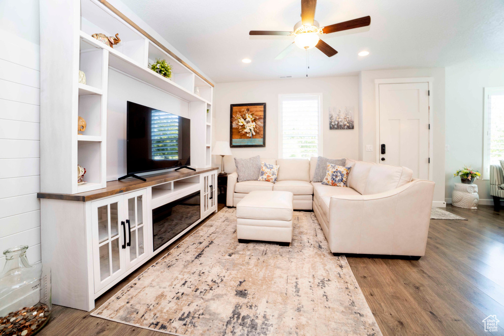 6122 W LAKE AVE South Jordan, UT 84009