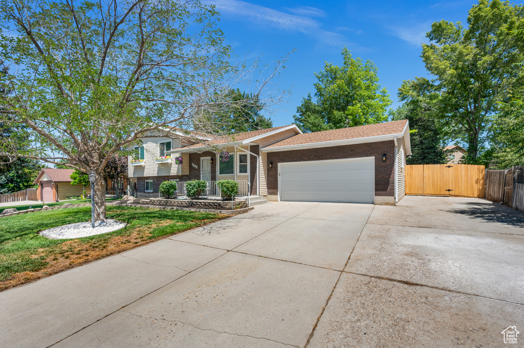 1609 E SEGO LILY DR Sandy, UT 84092
