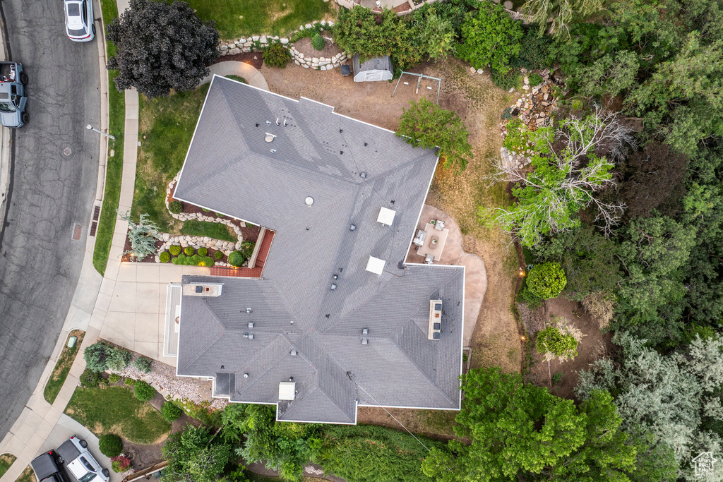 Aerial view of property and surrounding area