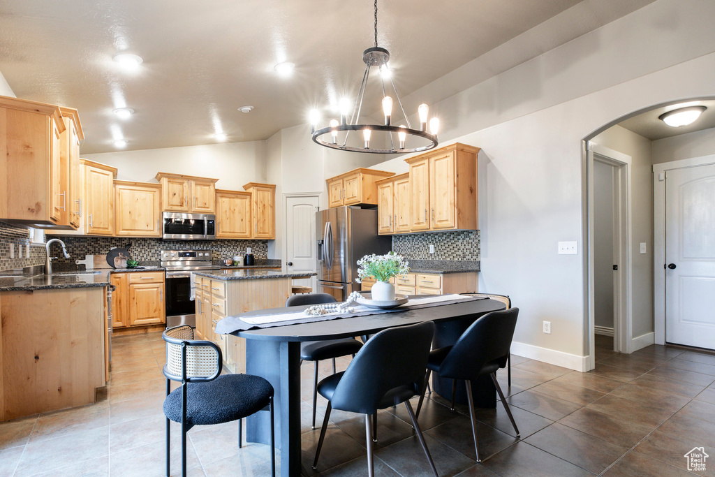 2365 S 3450 W Syracuse, UT 84075