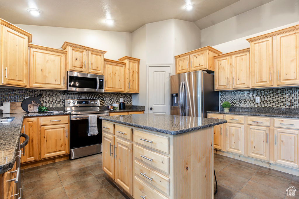 2365 S 3450 W Syracuse, UT 84075