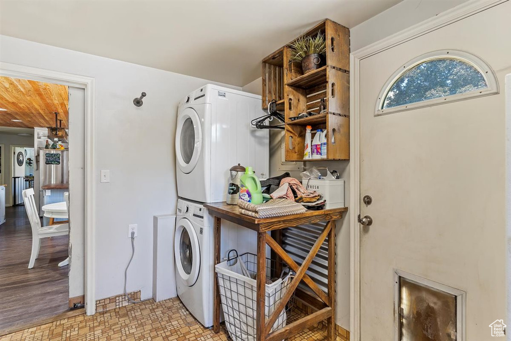 Laundry room with stacked washer / drying machine