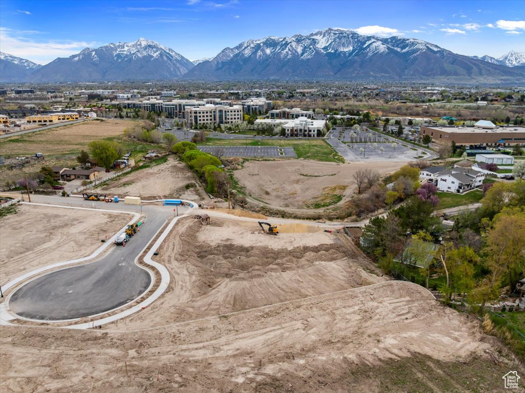1097 W KINGS LANDING CT South Jordan, UT 84095