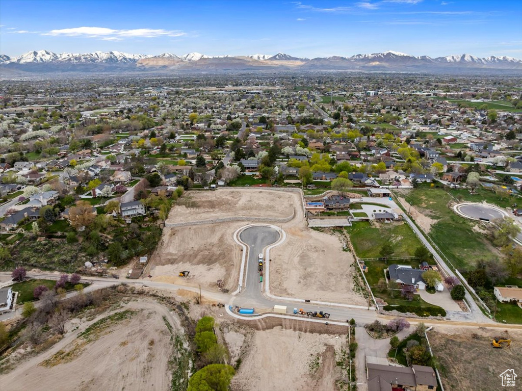 1097 W KINGS LANDING CT South Jordan, UT 84095