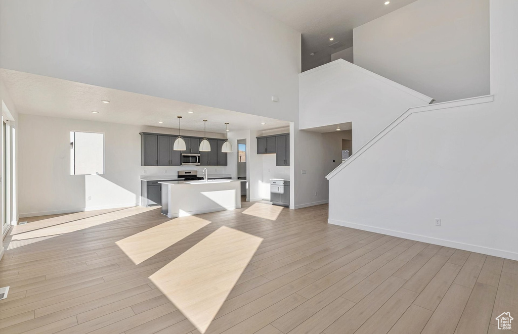 Photo 4 for MLS #2097411 at 4965 N Topaz Dr #302