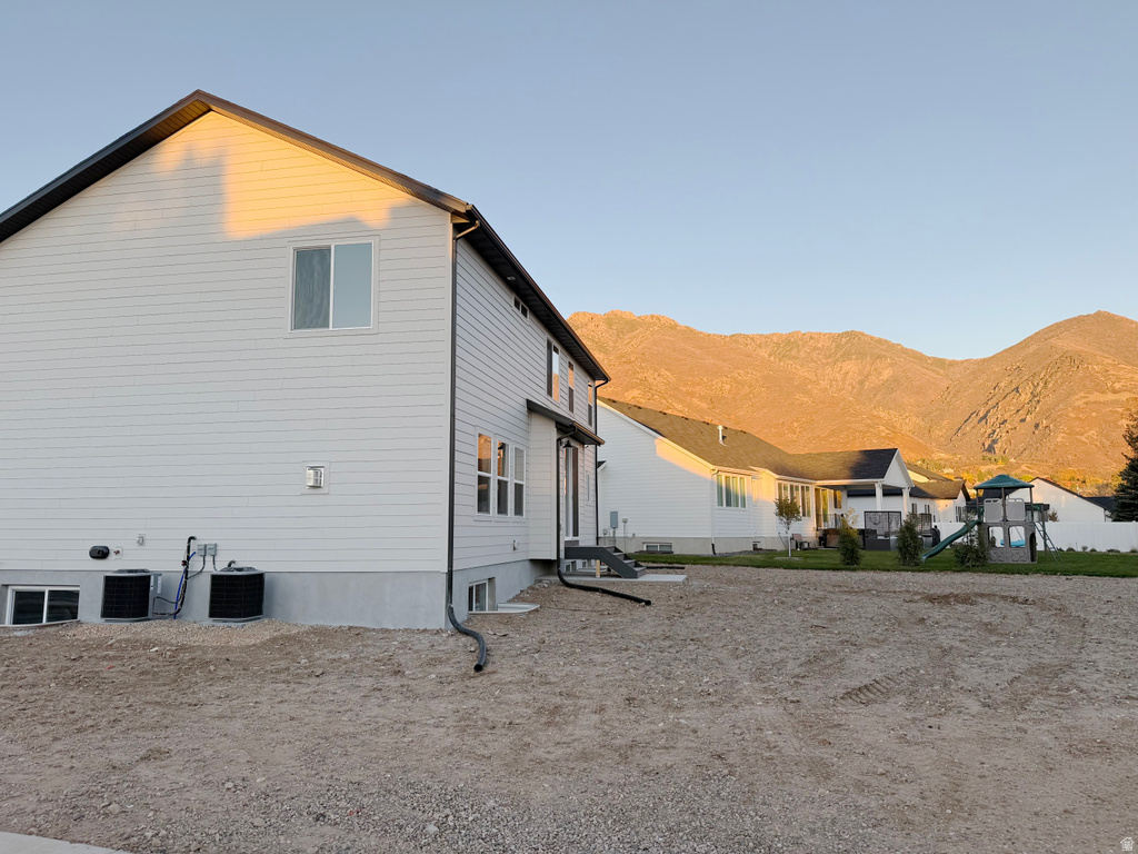 2237 E PARKSIDE CIR South Ogden, UT 84403