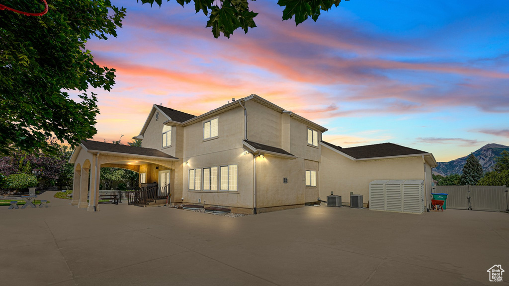 11597 N SUNSET HILLS DR Highland, UT 84003