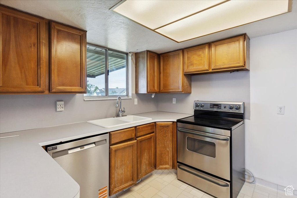 2989 W 700 S Syracuse, UT 84075
