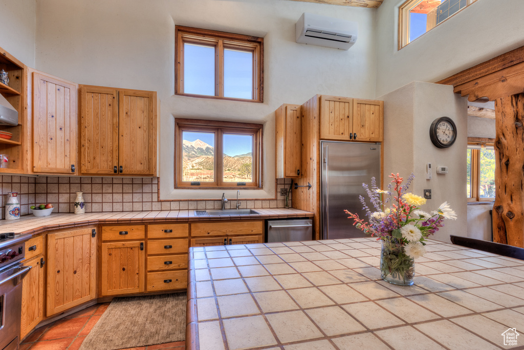70 DESERT SOLITAIRE RD Moab, UT 84532