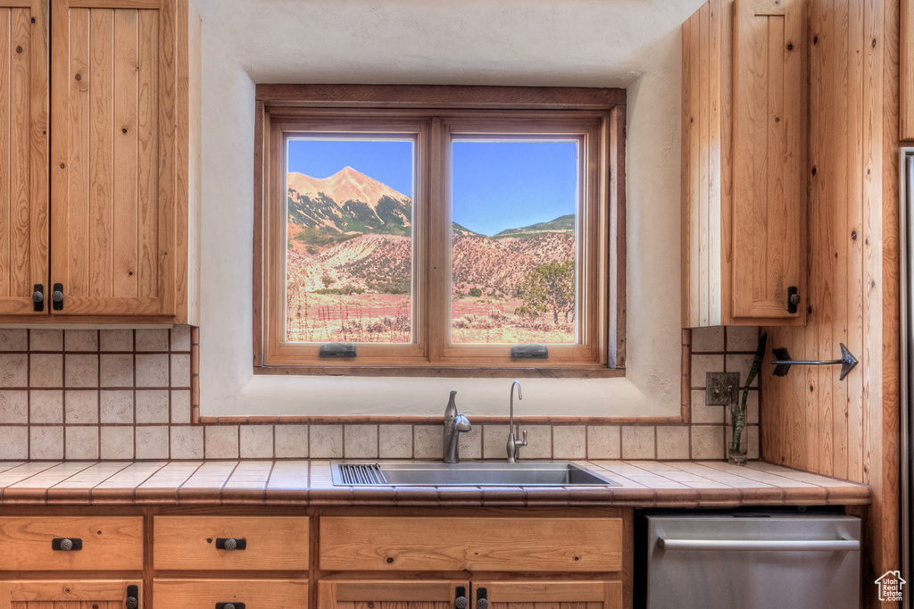70 DESERT SOLITAIRE RD Moab, UT 84532