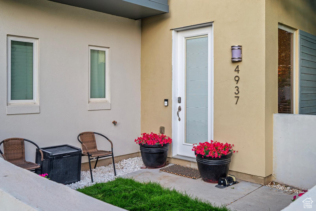 4937 W DAYBREAK PKWY South Jordan, UT 84009