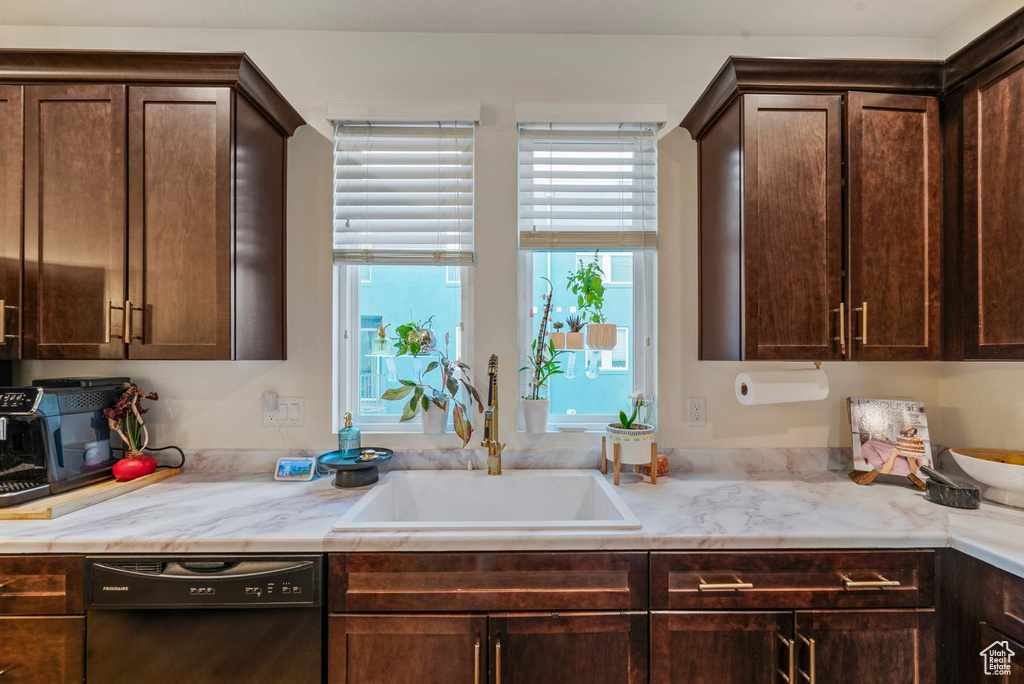 4937 W DAYBREAK PKWY South Jordan, UT 84009