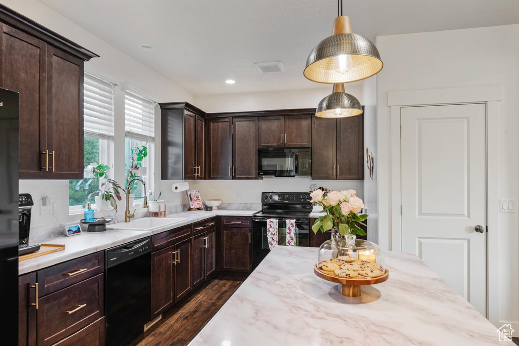 4937 W DAYBREAK PKWY South Jordan, UT 84009