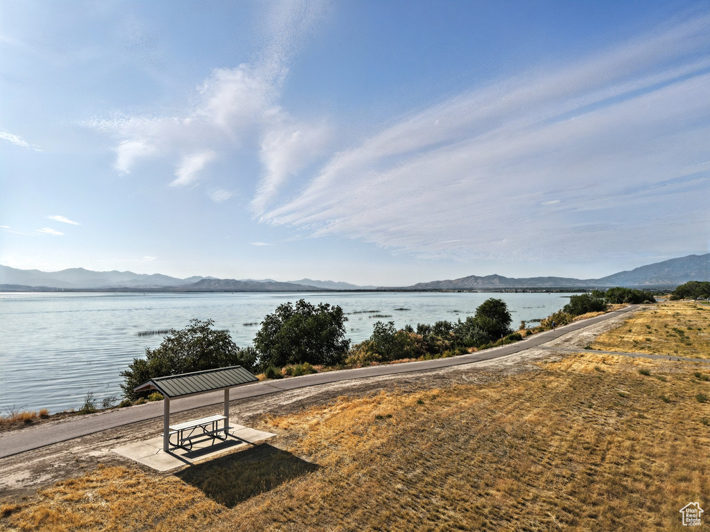 Water view featuring a mountainous background