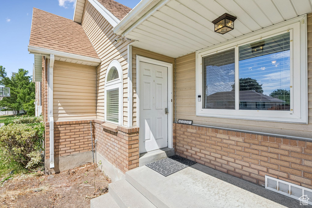 9355 S PERUVIAN DR Sandy, UT 84093